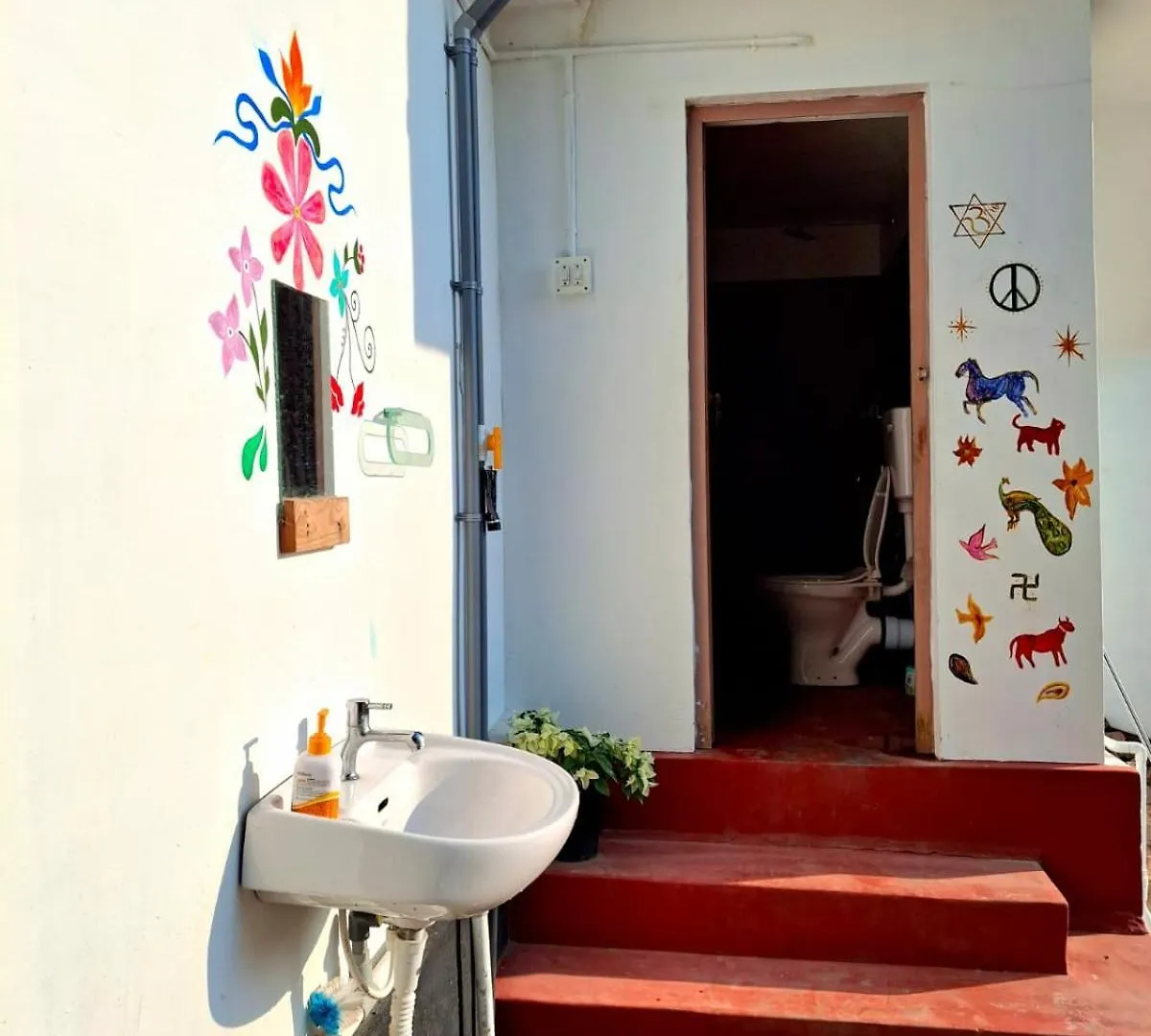 Hostel Sadhana On The Beach Alappuzha